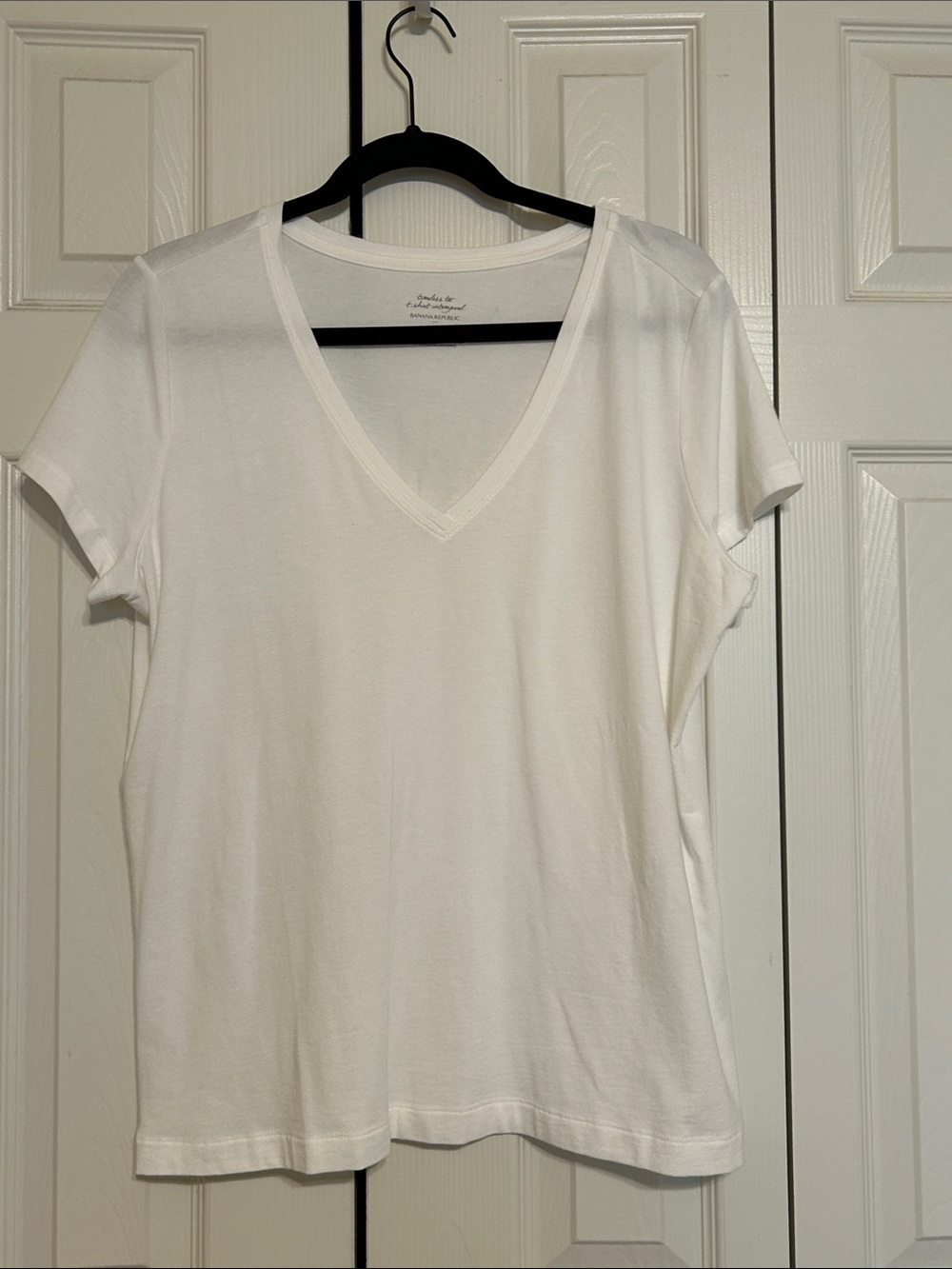 Banana Republic White V-Neck Timeless Tee - Sz L